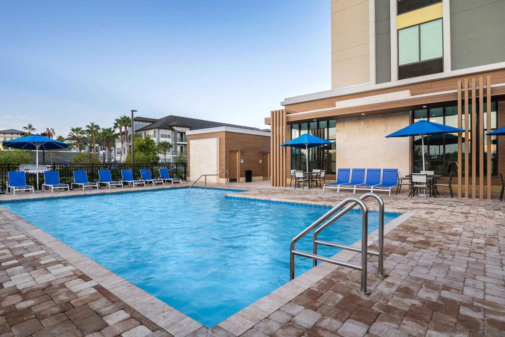 Hilton Garden Inn Orlando I-4 Millenia Blvd Mall Bagian luar foto