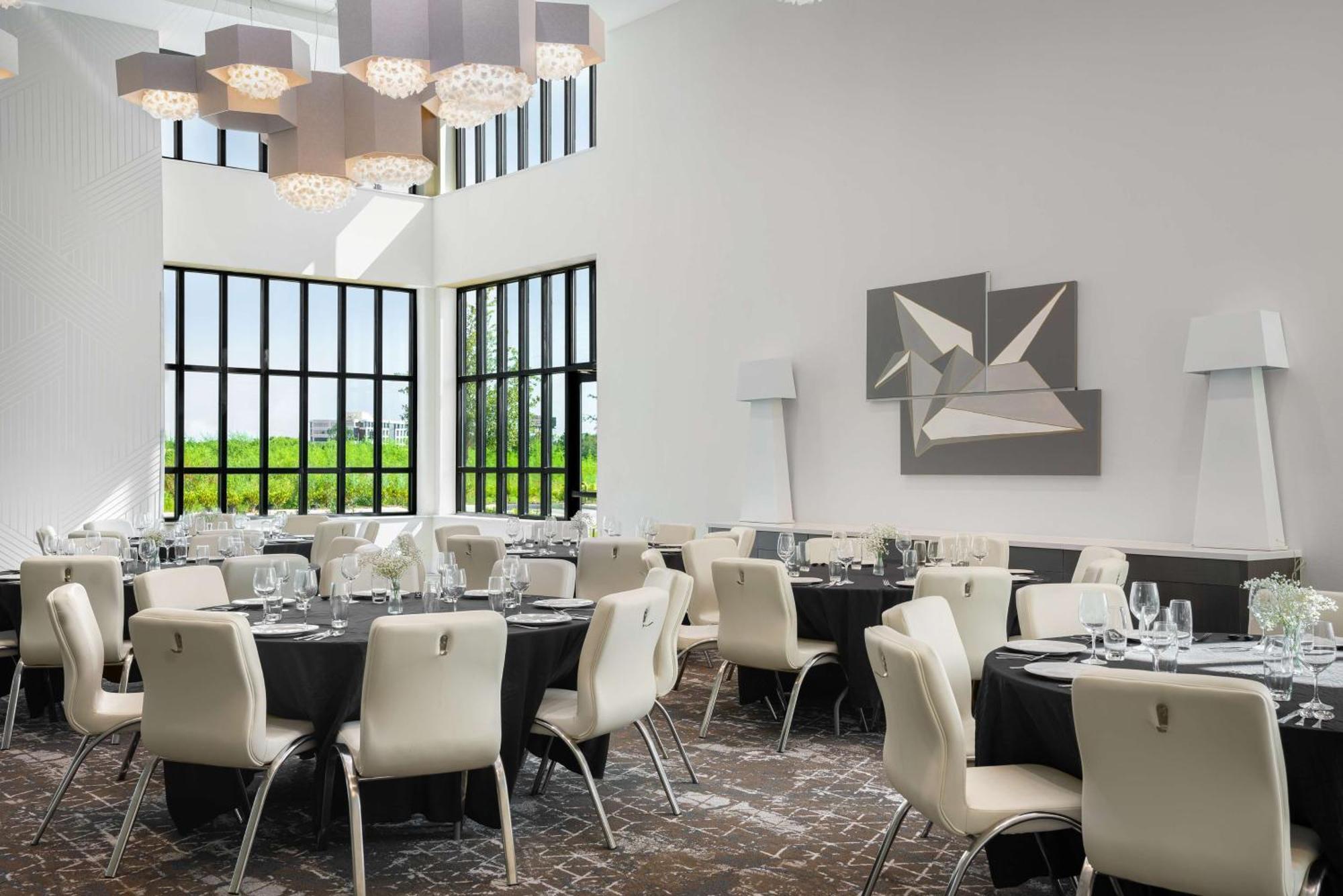 Hilton Garden Inn Orlando I-4 Millenia Blvd Mall Bagian luar foto