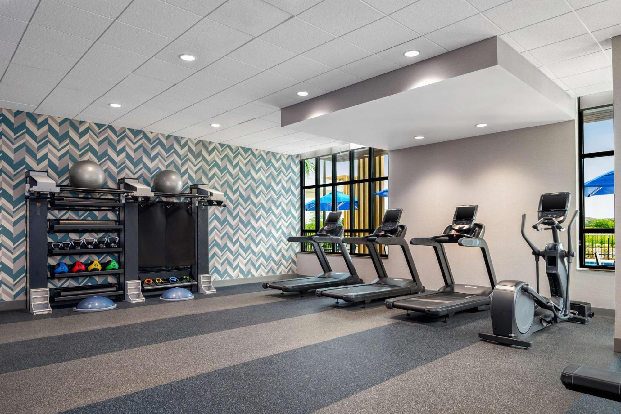 Hilton Garden Inn Orlando I-4 Millenia Blvd Mall Bagian luar foto